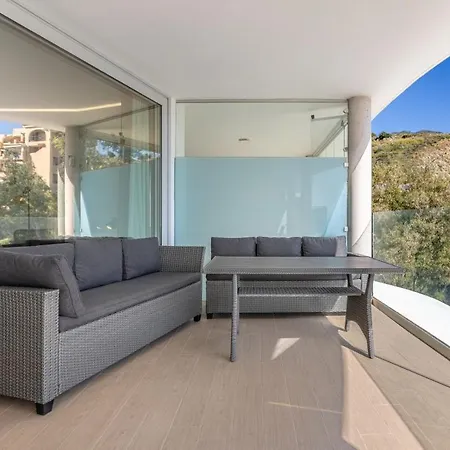 Relax On The Huge Terrace With Sea View 2 Mins To The * Fuengirola