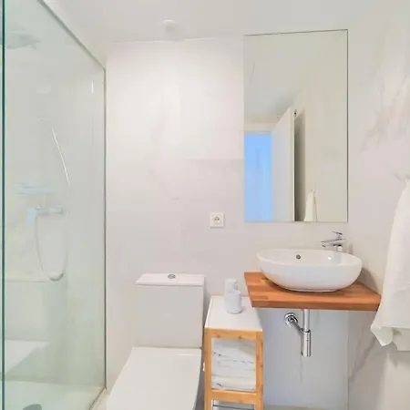 Relax On The Huge Terrace With Sea View 2 Mins To The