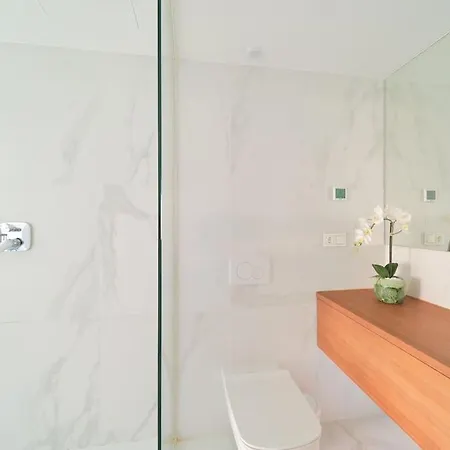 Relax On The Huge Terrace With Sea View 2 Mins To The *