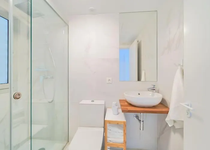 Relax On The Huge Terrace With Sea View 2 Mins To The