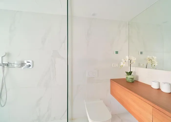 Relax On The Huge Terrace With Sea View 2 Mins To The *