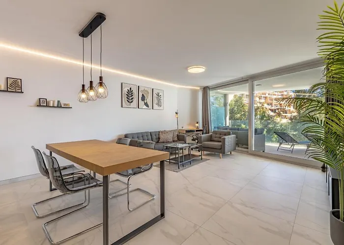 Relax On The Huge Terrace With Sea View 2 Mins To The Apartment *