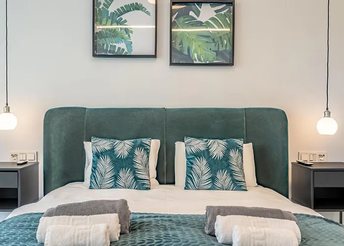 Apartment Relax On The Huge Terrace With Sea View 2 Mins To The *