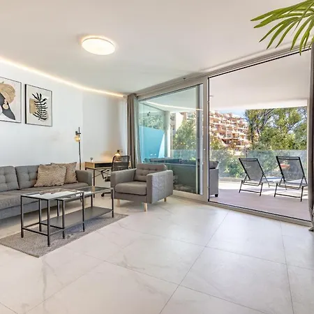 Relax On The Huge Terrace With Sea View 2 Mins To The Lägenhet Fuengirola