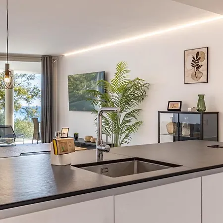 Relax On The Huge Terrace With Sea View 2 Mins To The Apartamento *