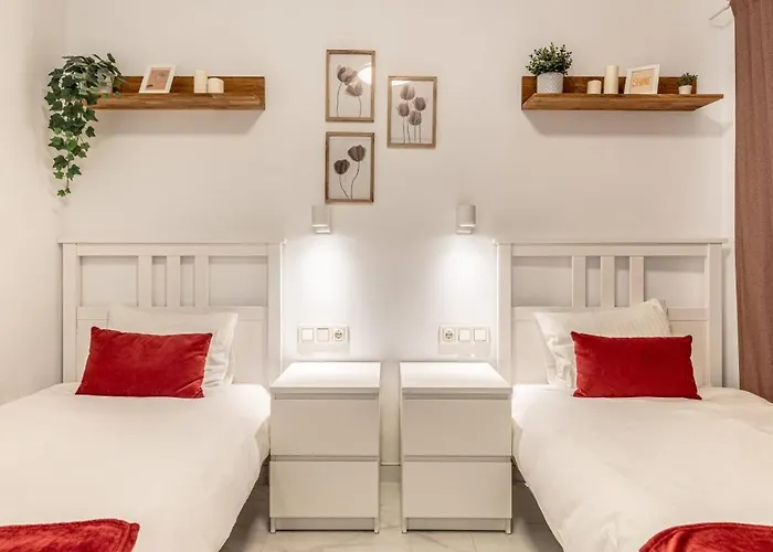 Relax On The Huge Terrace With Sea View 2 Mins To The Fuengirola